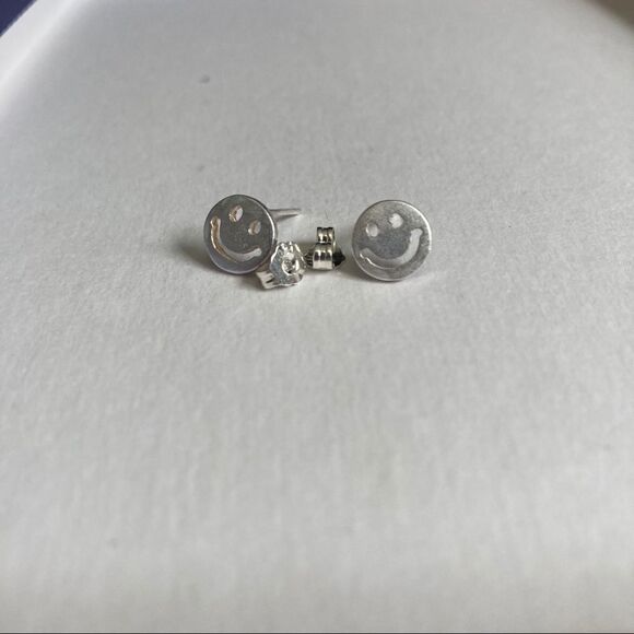 𝅺STERLING Silver Smile Emoji Earrings - Picture 3 of 8